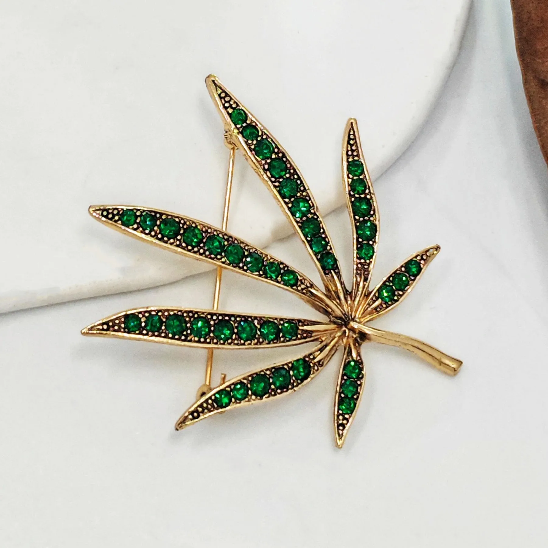 Retro Vintage Gold and Green Crystal Leaf Brooch Pin Chic Plant Jewelry